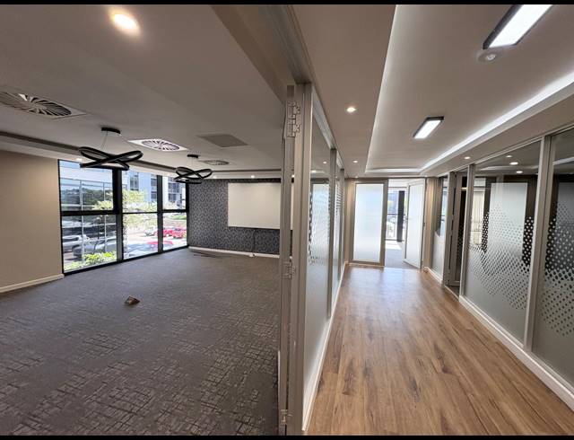 760M² OFFICE TO LET IN VORNA VALLEY